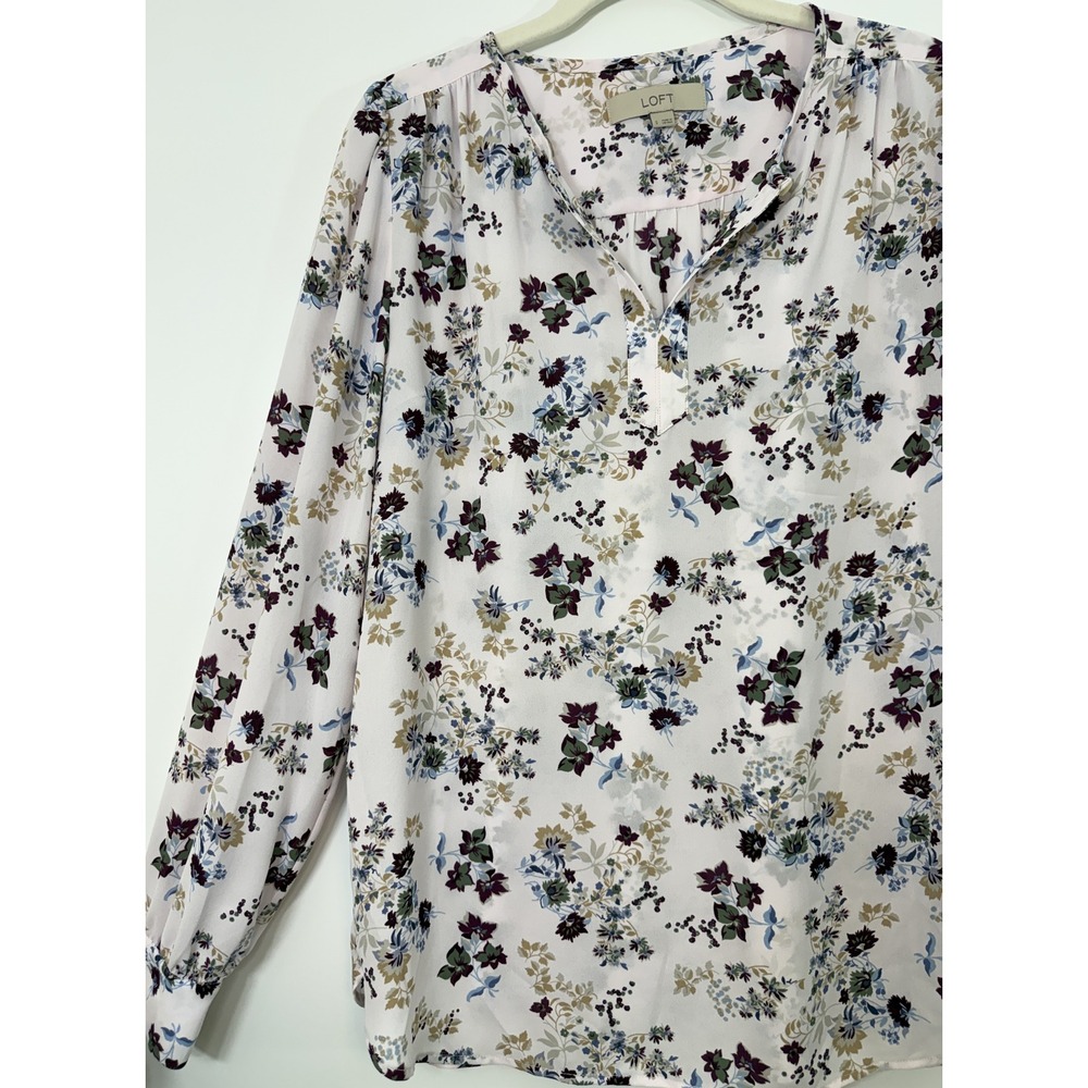 LOFT Floral Blouse Womens Small Pink Long Sleeve Pleated Split Neck Rounded Hem